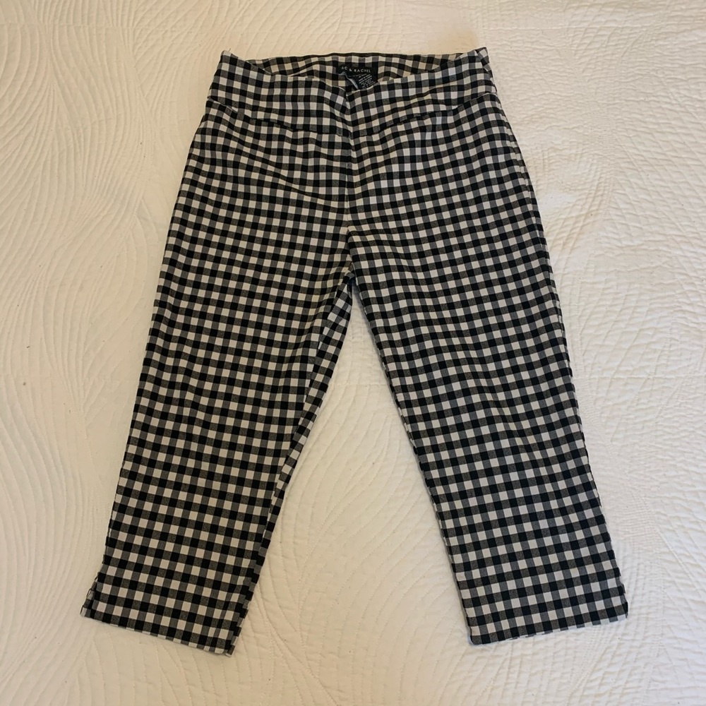 Black/White Gingham Capris w Tummy Smoothing Panel